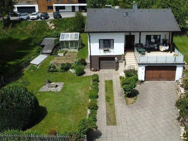 Viel Grün. Große Terrasse. 3 Garagenplätze. Nur 14 km bis Linz Auhof