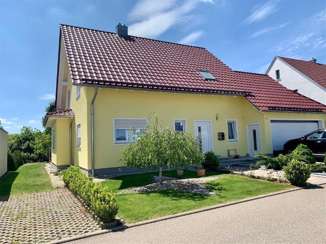 Hochwertiges, energieeffizientes EFH mit 4 Schlafzimmern und großem Garten in Pfahlheim bezugsfrei ab 07/25