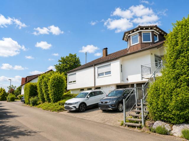 Viel Platz für Familie, Generationen oder Vermietung – Zweifamilienhaus mit Potenzial