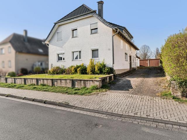 Viel Platz für Ihre Ideen: Ein /Zweifamilienhaus in Hiddenhausen