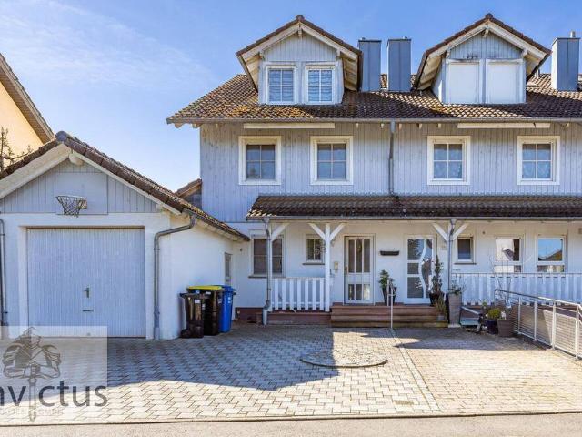 Viel Platz für Ihre Zukunft charmantes Reihenendhaus mit Wintergarten & Kamin