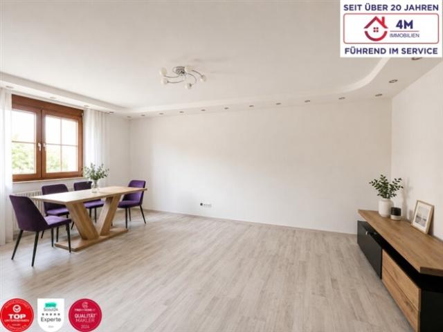 Viel Platz und hoher Wohnkomfort 3 Zimmer Wohnung mit zwei Bädern und Parkplatz
