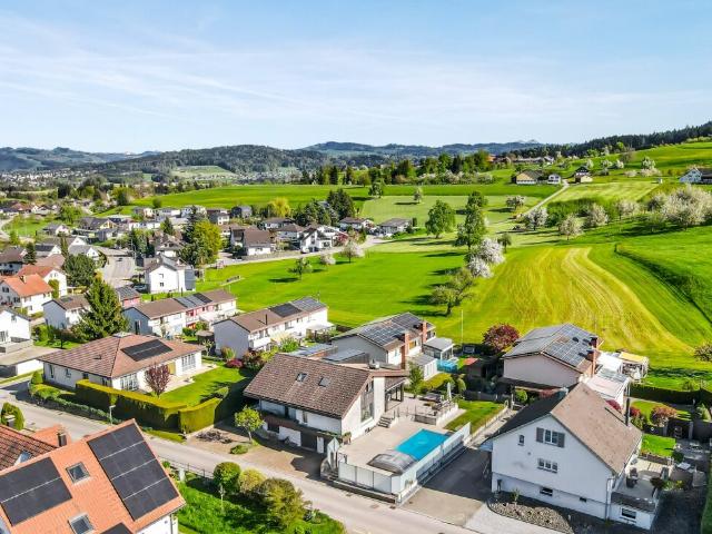 Viel Platz zum Leben: 8.5 Zimmer Einfamilienhaus in Bernhardzell