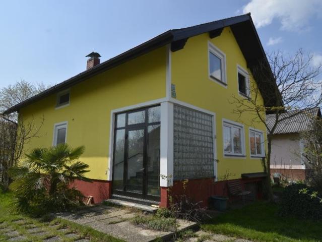 Viel Platz zum Leben und Genießen – Ihr neues Zuhause mit traumhaftem Garten!