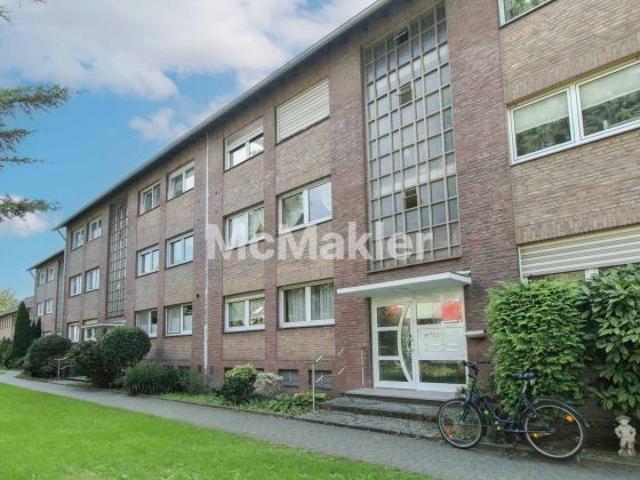 Viel Potenzial: Charmante 3 Zimmerwohnung mit Balkon und eigener Garage in Krefeld Fischeln