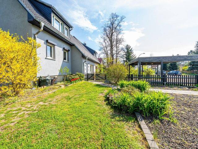 Viel Raum für neue Perspektiven Doppelhaushälfte mit 208?m², großem Garten und zentral gelegen