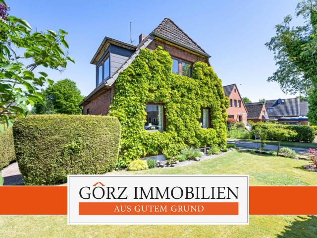 RESERVIERT*Viel Raum für Ideen Rotklinkerhaus mit Gartenparadies, möglicher Einliegerwohnung und 3 Garagen
