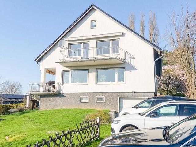 Vielfältig nutzbares Zweifamilienhaus in Königswinter Stieldorf