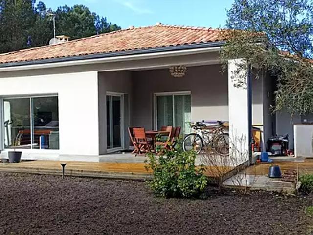 Vielle Saint Girons 40560 Achat / Vente maison 4 pièces t4 au dernier étage piscine