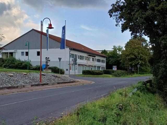 Vielseitig nutzbare Gew. Immobilie Büro, Praxis, Halle, Produktion, Handwerk, Handel. 1a Lage