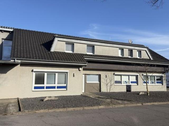 Vielseitig nutzbare Gewerbeimmobilie in Burgdorf Hülptingsen