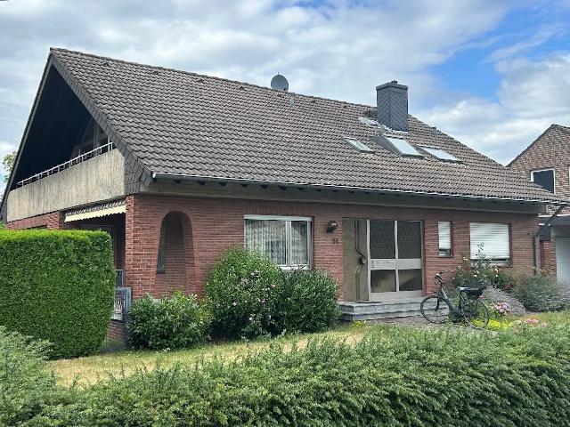 Vielseitig nutzbares und freistehendes Einfamilienhaus im Neusser Süden. Zweifamilienhaus möglich!