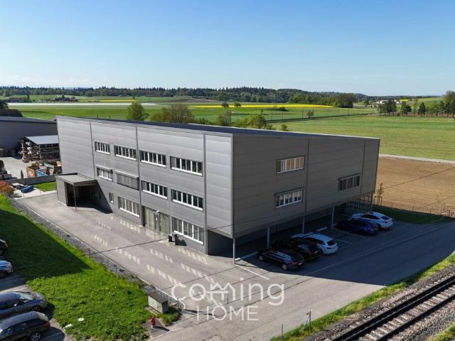 Vielseitig nutzbares Gewerbegebäude mit Büro, Lager und Laden in Niederbipp