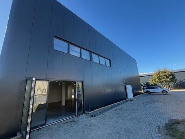 vielseitig nutzbares Gewerbeobjekt konzepiertes Autohaus
