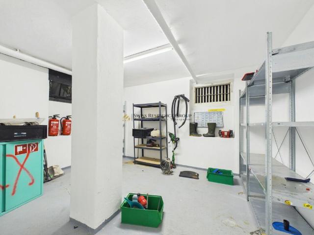 Vielseitige Gewerbefläche mit Büro, Werkstatt und Lager