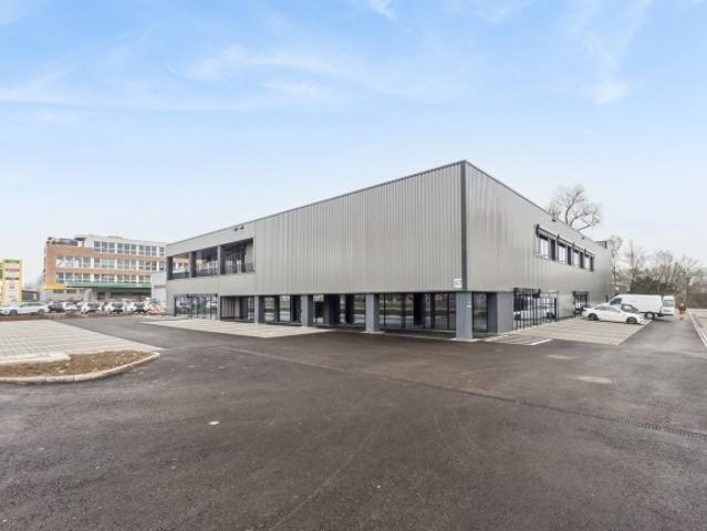 Vielseitige Gewerbefläche im Rohbau an hervorragend erschlossener Lage