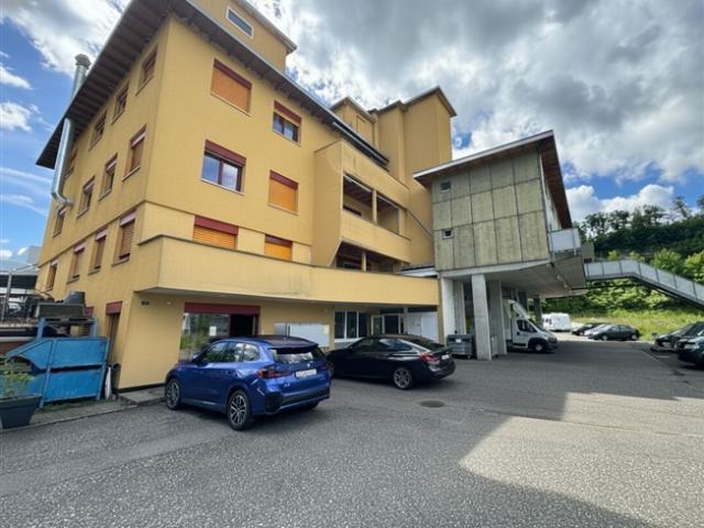 Vielseitige Gewerbefläche in Lausen zu vermieten