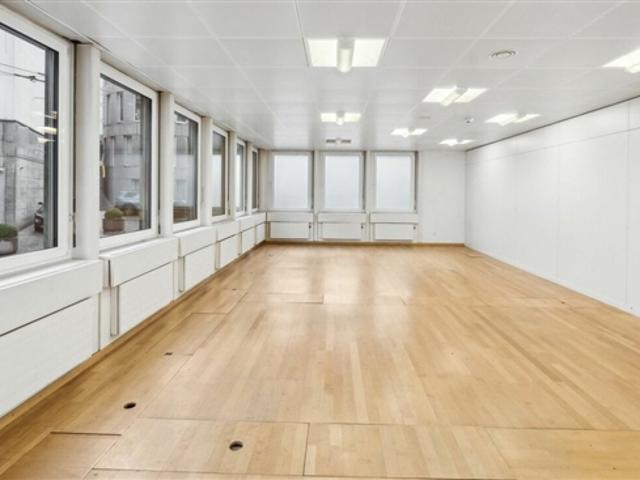 Praxis /Gewerbefläche im EG hinter Neumarkt