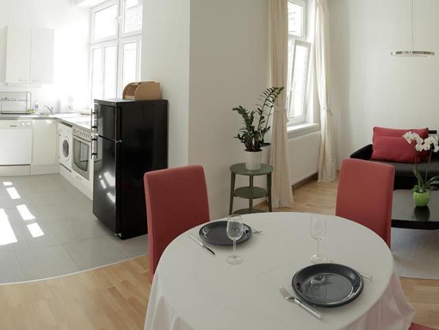Viennaflat Classic Apartment quiet, yet centrally located, Vienna Amsterdam Apartments for Rent