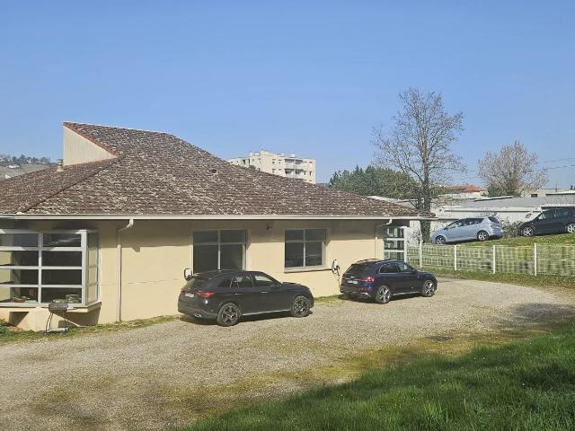 Vienne à vendre bâtiment de 390m² sur parcelle de 2314m²