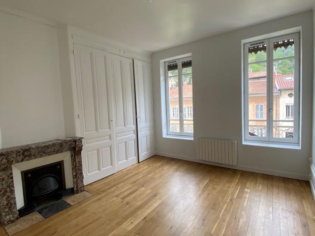 VIENNE Appartement rénové 3 pièce s 87.07 m2