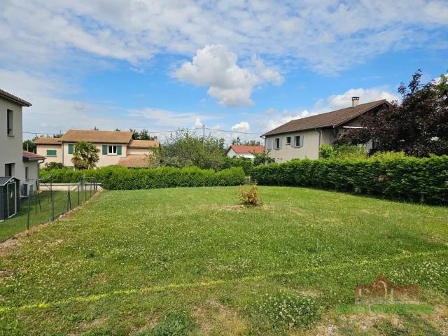 VIENNE, les hauteurs, Terrain à bâtir viabilisé de 550 m² plat p