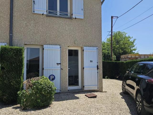 VIENNE, Saint Benoit, Appartement Duplex de 28 m² avec jardin de