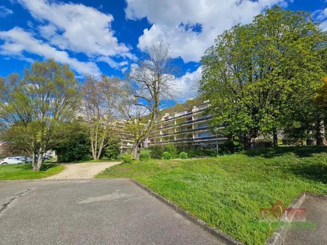 VIENNE Sud, appartement T6 de 132 m² avec jardin et garage