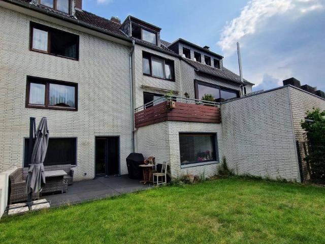 Vierfamilienhaus: 95,77 m² & 82,32 m² & 75,84 m² & 54,66 m². Terrasse, Garten, Balkon.