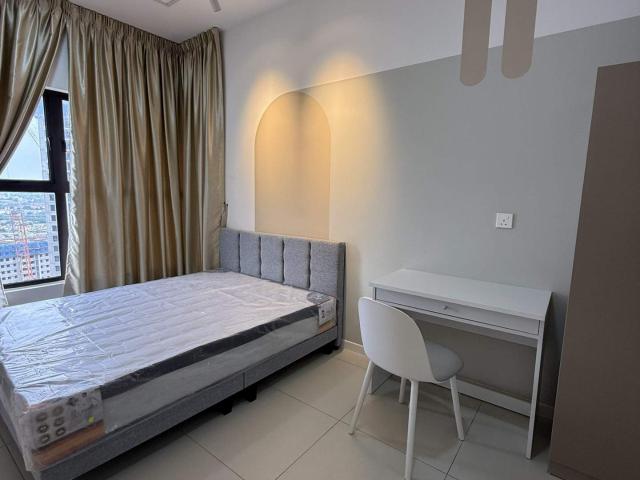 Vierra Residence Kinrara Bukit Jalil Master Room with Private Bathroom | Fully Furnished Condo | Near LRT