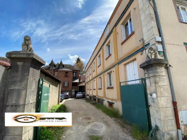 Vierzon Proche Centre 2 immeubles de rapport + 1 atelier 840m² Vierzon