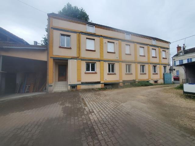 Vierzon Proche Centre 2 immeubles de rapport + 1 atelier 840m² Vierzon