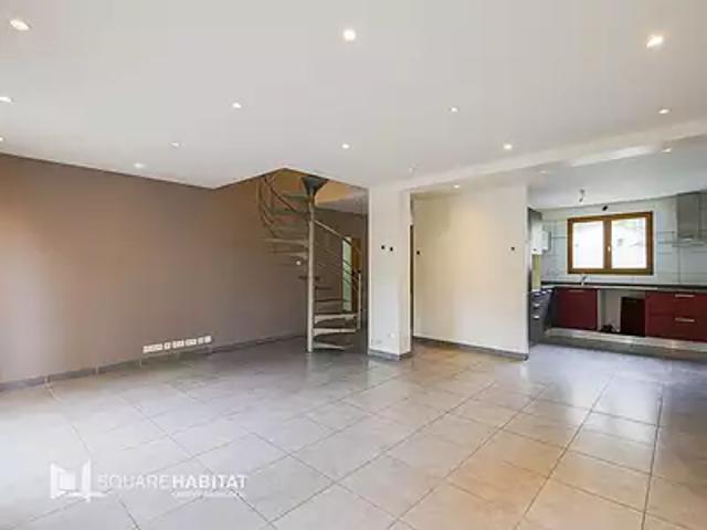 Vif 38450 Achat / Vente maison 4 pièces t4 au dernier étage terrasse