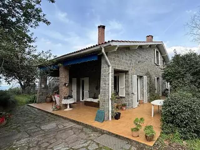 Viggianello 20110 Achat / Vente maison 7 pièces t7 jardin balcon