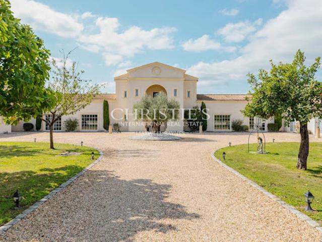 Vignoble avec piscine