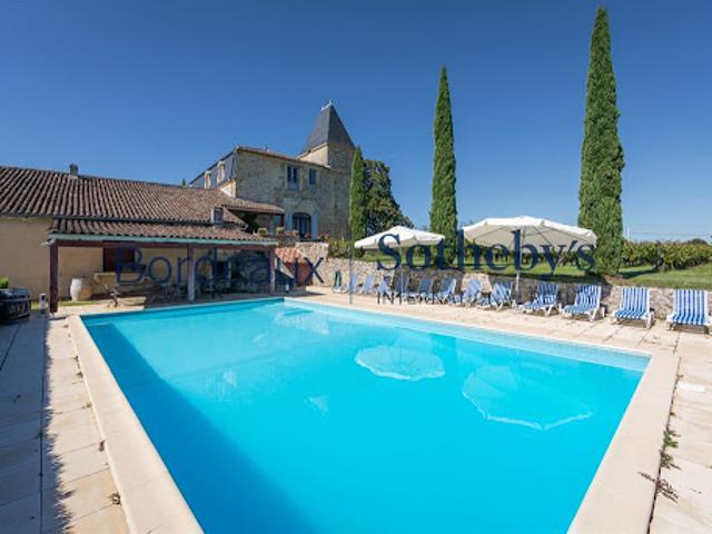 Vignoble avec piscine