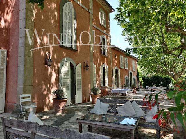 Vignoble avec piscine