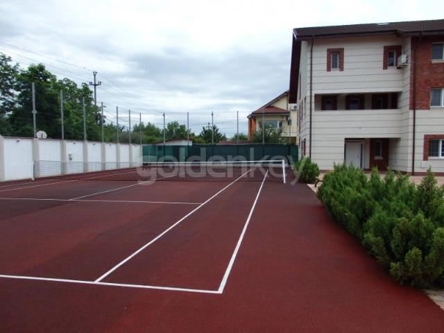 Vilă cocheta si spatioasa | teren de tenis si spatii verzi | ID:287340