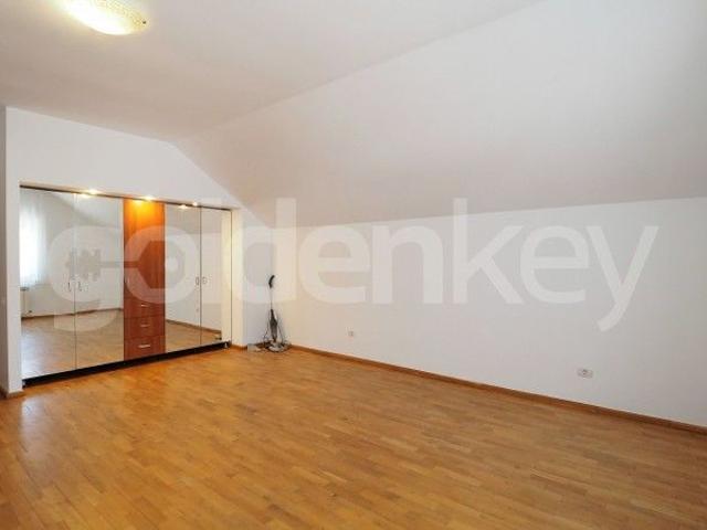 Vilă cu 5 dormitoare | piscina | 550mp gradina | garaj dublu | ID:635749