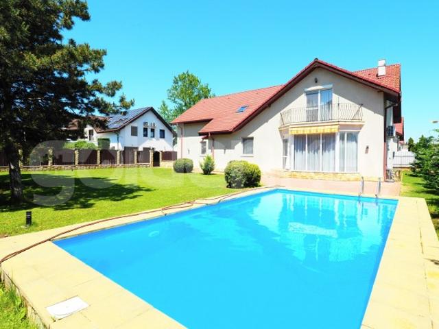 Vilă cu 5 dormitoare | piscina | 550mp gradina | garaj dublu | ID:635749