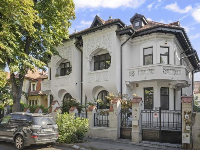 vilă cu arhitectura frumoasa, construita in perioada interbelică, dorobanți capitale