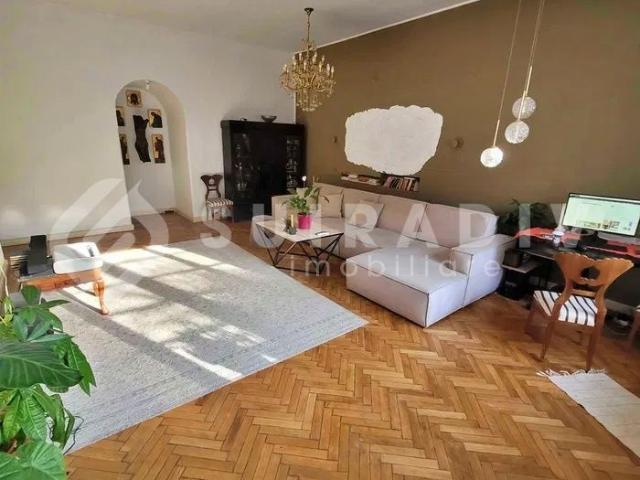 Vilă interbelică cu 5 camere, în zona Ultracentrală