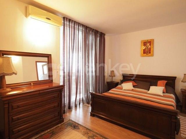 Vilă individuala cu 8 camere si vecinatati linistite | ID:760355