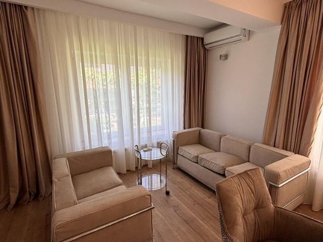 Vilă Luxury 4 Camere Iancu Nicolae cu Grădină