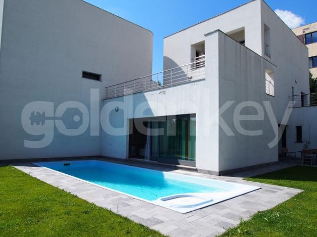 Vilă moderna cu piscina si garaj | ID:3187487