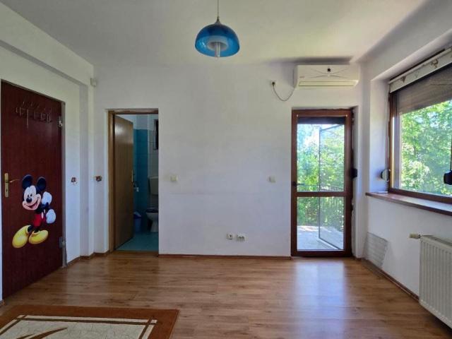 VILĂ PIPERA 4 dormitoare + Terasa + Grădină 2 locuri parcare