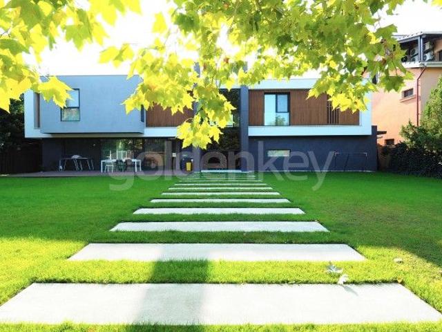 Vila minimalista cu 6 camere | piscina | 1000mp teren | ID:1674165