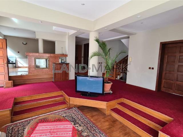 Vila mobilata si utilata, 3 dormitoare, 3 bai, garaj, Zona Cetatii