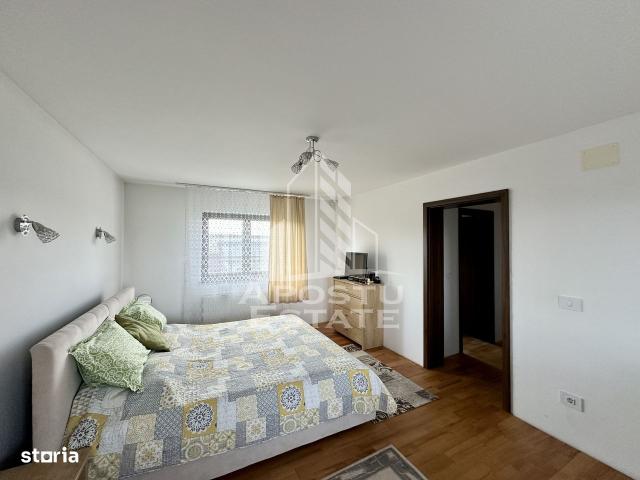 Vila moderna cu 6 camere si 2 garaje, teren 750 mp, Dumbravita