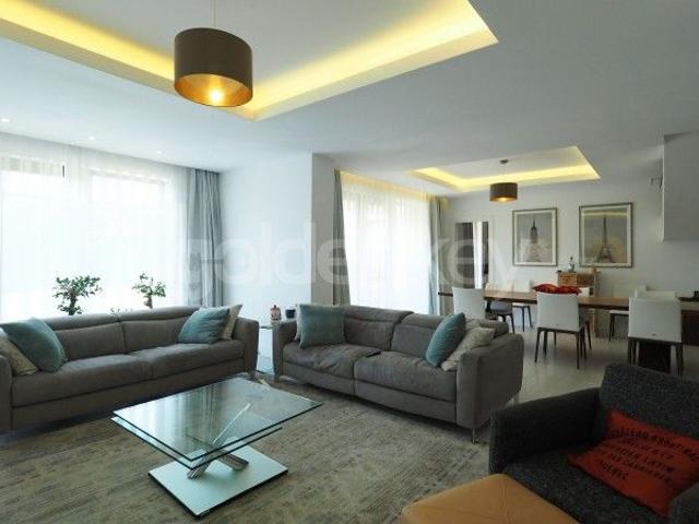 Vila moderna cu spatii generoase si facilitati pentru copii | ID:644279